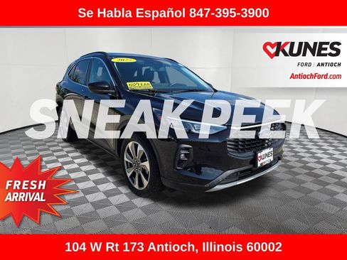 Used 2025 Ford Escape Platinum AWD/4WD image 1
