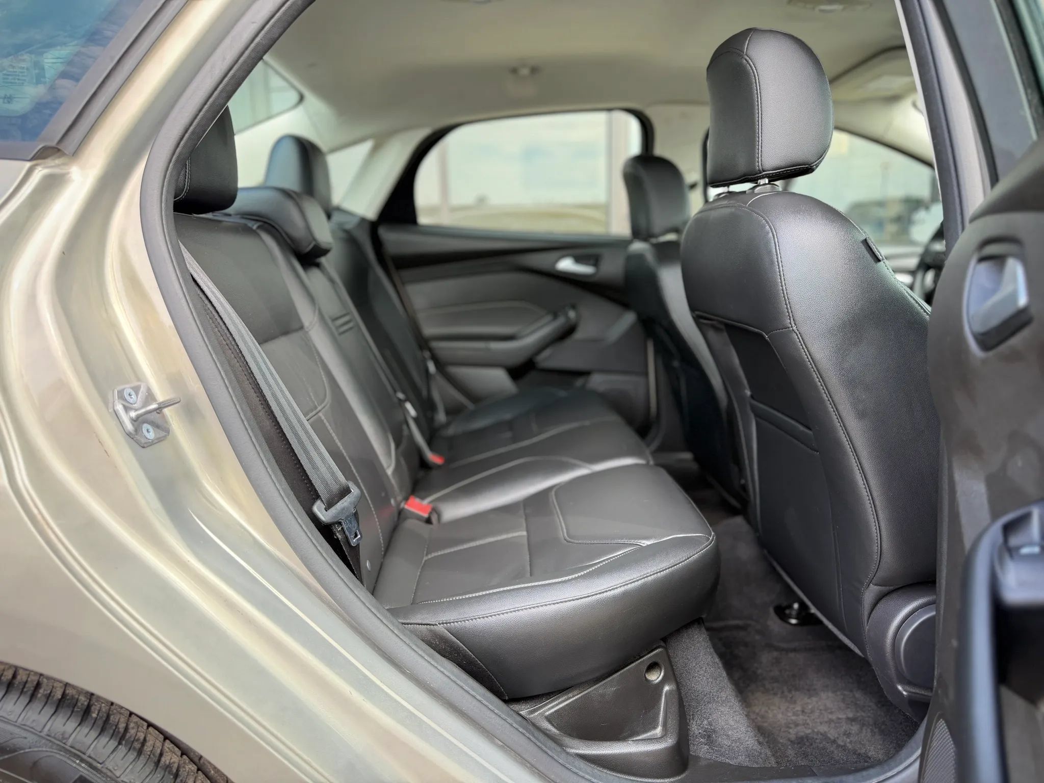 Used 2016 Ford Focus SE FWD image 13