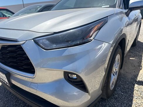 Used 2021 Toyota Highlander LE FWD image 8