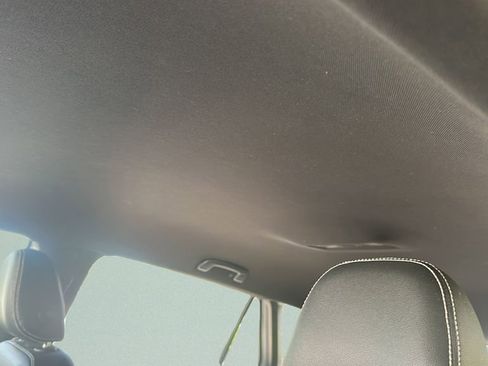 Used 2021 Volkswagen Atlas Cross Sport SE image 16