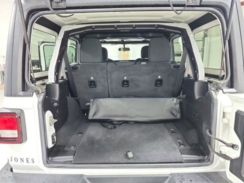 Used 2021 Jeep Wrangler Unlimited Sport image 38