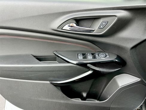 Certified 2025 Chevrolet Trax RS w/ Driver Confidence Package image 19