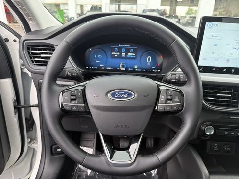 Used 2025 Ford Escape SE w/ PHEV Premium Package FWD image 21