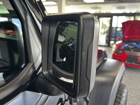 Used 2019 Jeep Wrangler Sport AWD/4WD image 26