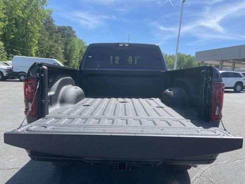New 2026 RAM 2500 Laramie AWD/4WD image 19