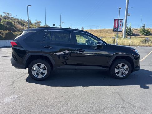 Used 2025 Toyota RAV4 XLE FWD image 8