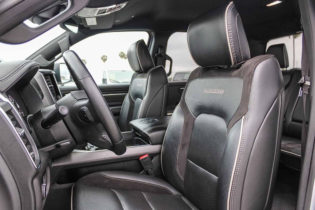 Used 2024 RAM 1500 Laramie AWD/4WD image 18