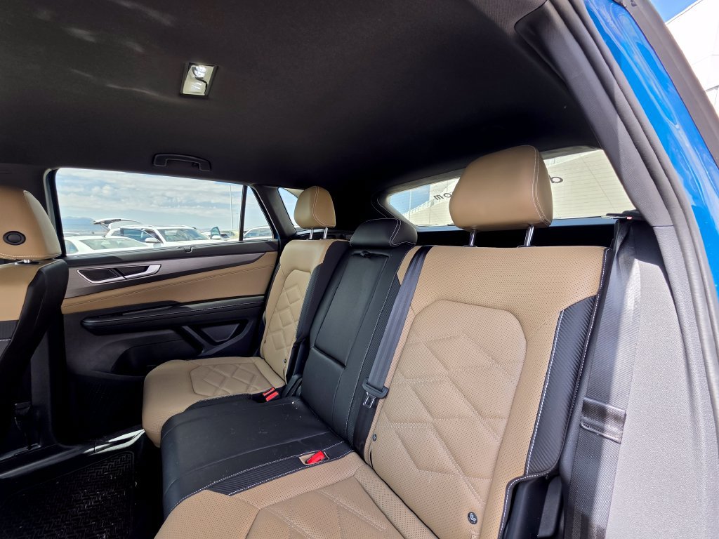 Certified 2026 Volkswagen Atlas Cross Sport SE FWD image 18