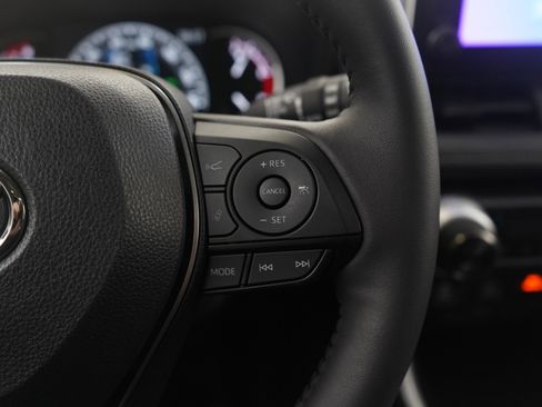 Used 2025 Toyota RAV4 XLE image 26