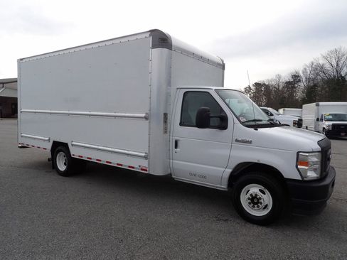Used 2021 Ford E-350 and Econoline 350 Super Duty image 10