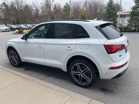 Used 2024 Audi Q5 e Premium Plus w/ Premium Plus Package image 32