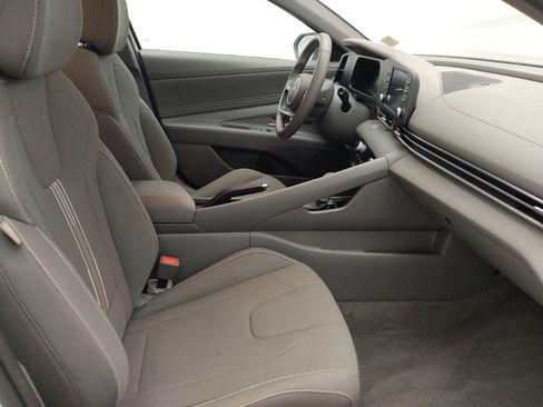 Used 2025 Hyundai Elantra Sport FWD image 21