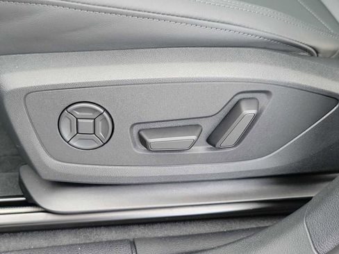 New 2025 Audi Q3 2.0T Premium image 16