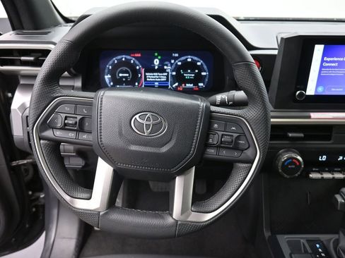 Used 2024 Toyota Tacoma TRD Off-Road image 7