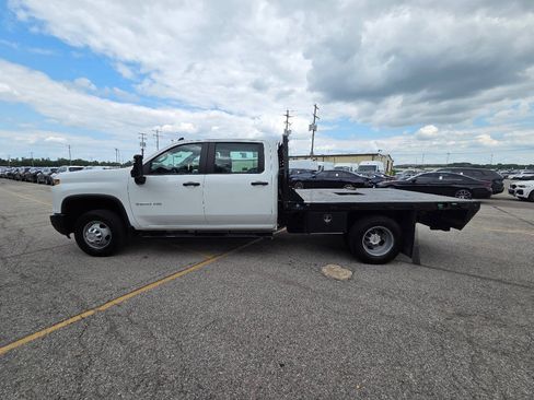 Used 2024 Chevrolet Silverado 3500 W/T w/ Snow Plow Prep Package AWD/4WD image 6