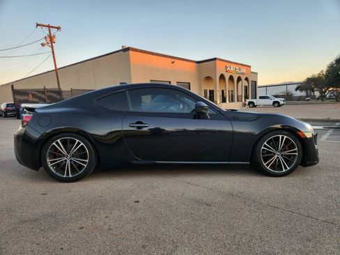 Used 2015 Scion FR-S image 5