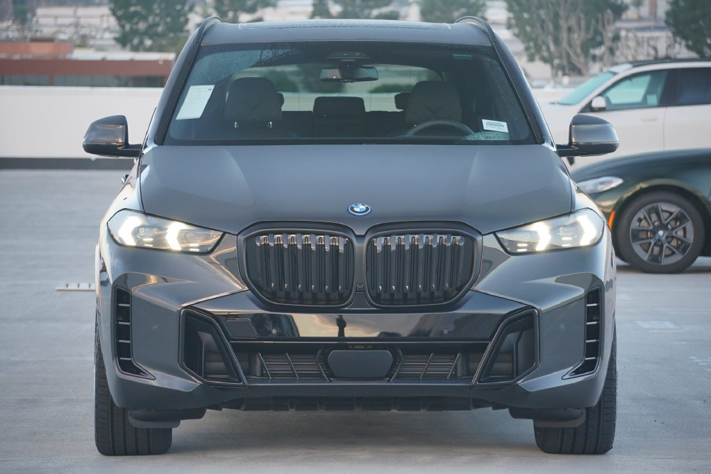 Used 2026 BMW X5 xDrive50e w/ M Sport Package AWD/4WD image 2