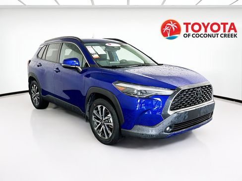 Used 2023 Toyota Corolla Cross XLE w/ Convenience Package FWD image 1