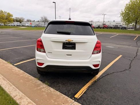 Used 2020 Chevrolet Trax LS w/ Tint and Cruise Package FWD image 5