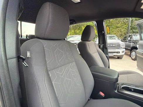Used 2017 Toyota Tacoma TRD Off-Road w/ Tow Package (A/T) AWD/4WD image 99