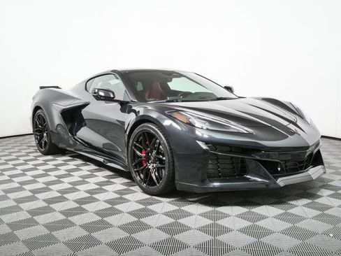 Used 2024 Chevrolet Corvette Z06 RWD image 2