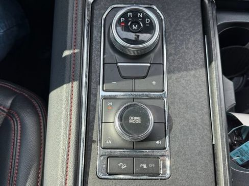 Used 2024 Ford Expedition Limited AWD/4WD image 30