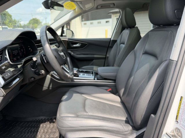Used 2023 Audi Q7 2.0T Premium w/ Towing Package AWD/4WD image 14