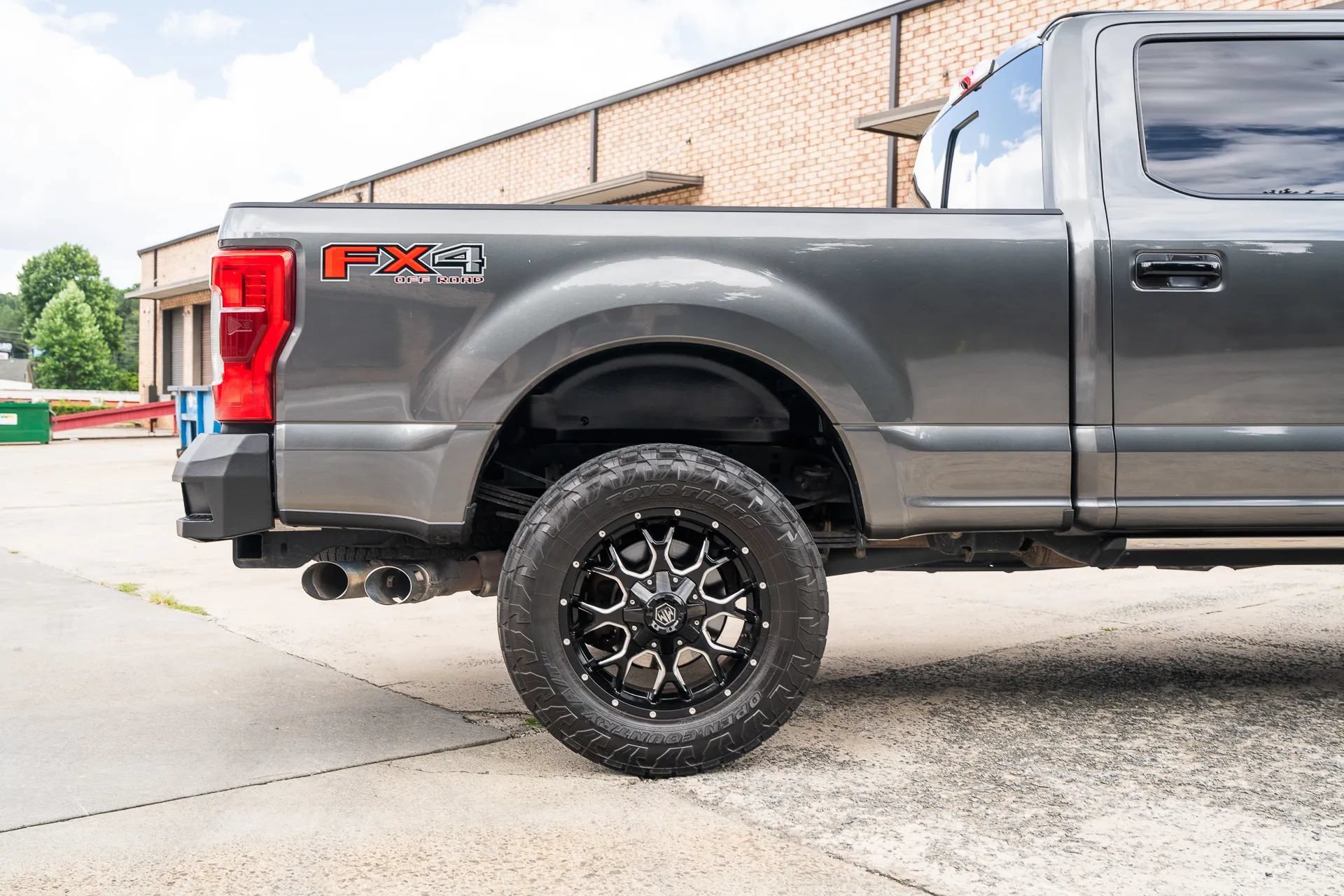 Used 2019 Ford F350 Platinum w/ Platinum Ultimate Package AWD/4WD image 10