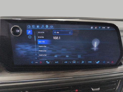 Used 2025 Chevrolet Suburban Z71 AWD/4WD image 7