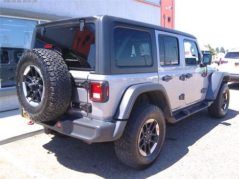 Used 2018 Jeep Wrangler Unlimited Rubicon AWD/4WD image 3