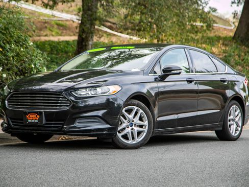 Used 2014 Ford Fusion SE FWD image 1