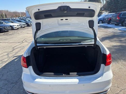 Used 2017 Volkswagen Jetta GLI image 37