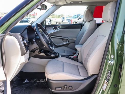 Used 2023 Kia Soul EX FWD image 17