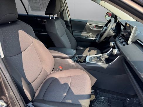 Certified 2025 Toyota RAV4 XLE AWD/4WD image 17