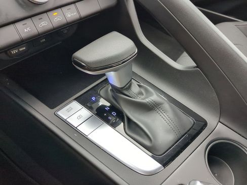 Certified 2023 Hyundai Elantra SE image 24