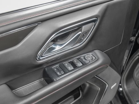Used 2022 Chevrolet Suburban RST AWD/4WD image 13