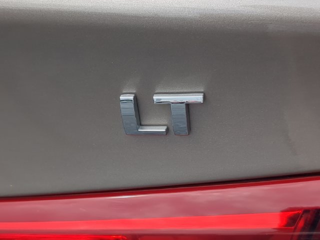 Used 2025 Chevrolet Malibu LT FWD image 13