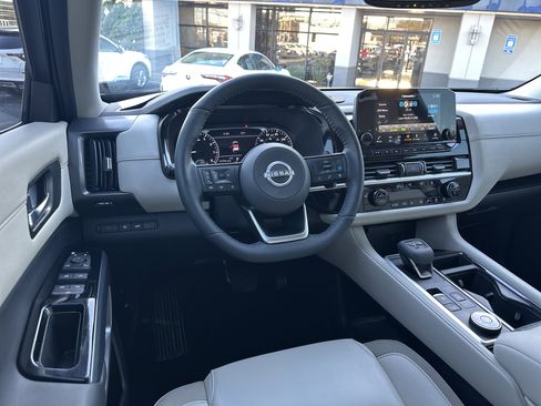 Used 2022 Nissan Pathfinder SL w/ Cargo Package image 26