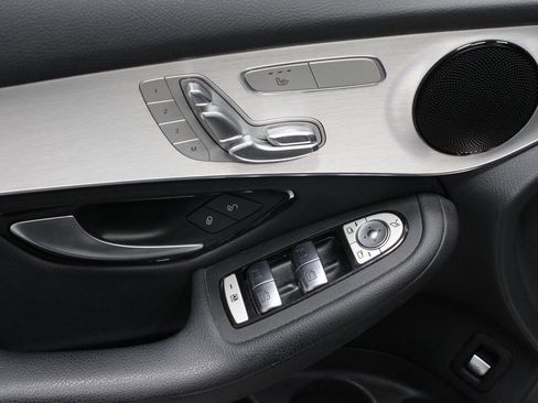 Used 2021 Mercedes-Benz GLC 300 GLC 300 image 21