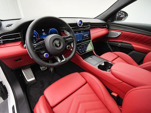 New 2026 Maserati Grecale Modena image 12