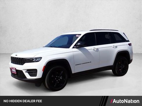 Used 2023 Jeep Grand Cherokee Altitude AWD/4WD image 1