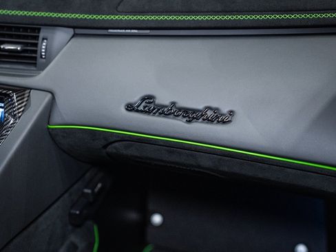 Used 2021 Lamborghini Aventador SVJ image 40