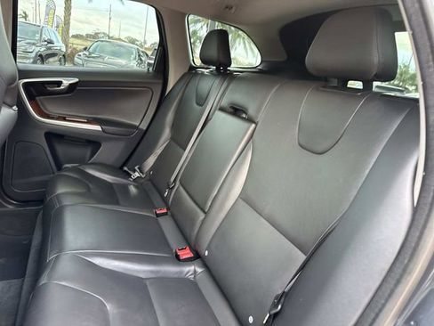 Used 2015 Volvo XC60 T6 w/ Proximity Package image 17