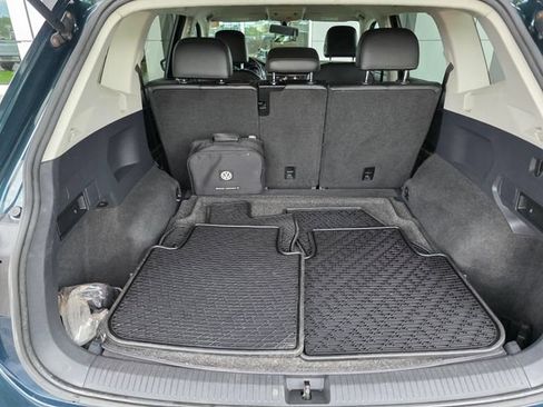Used 2018 Volkswagen Tiguan SE AWD/4WD image 15