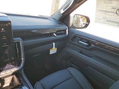 New 2026 GMC Yukon XL Elevation image 15