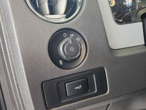 Used 2011 Ford F150 XLT w/ XLT Chrome Pkg image 21