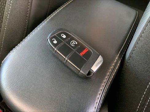 Used 2022 Jeep Renegade Latitude w/ Convenience Group AWD/4WD image 15