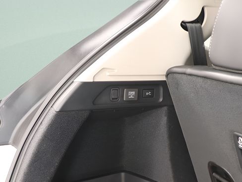 Used 2025 Acura MDX SH-AWD w/ Technology Package image 31