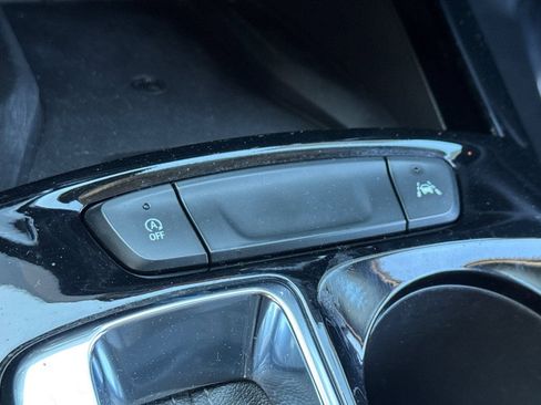 Used 2025 Chevrolet Trax ACTIV w/ Sunroof Package FWD image 31