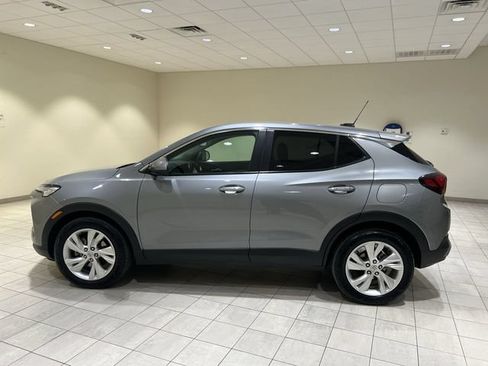 Certified 2024 Buick Encore GX Preferred w/ Comfort Package FWD image 2
